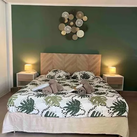 Apartament Superbe 2 Pieces, Equipe Centre De Cannes. *