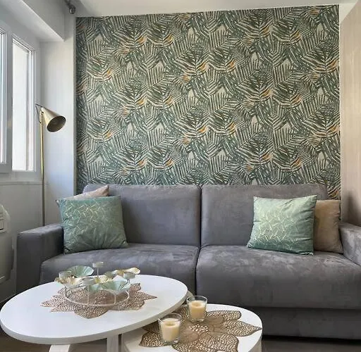 Superbe 2 Pieces, Equipe Centre De Cannes. * Cannes