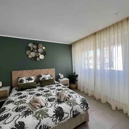 Superbe 2 Pieces, Equipe Centre De Cannes. Канны